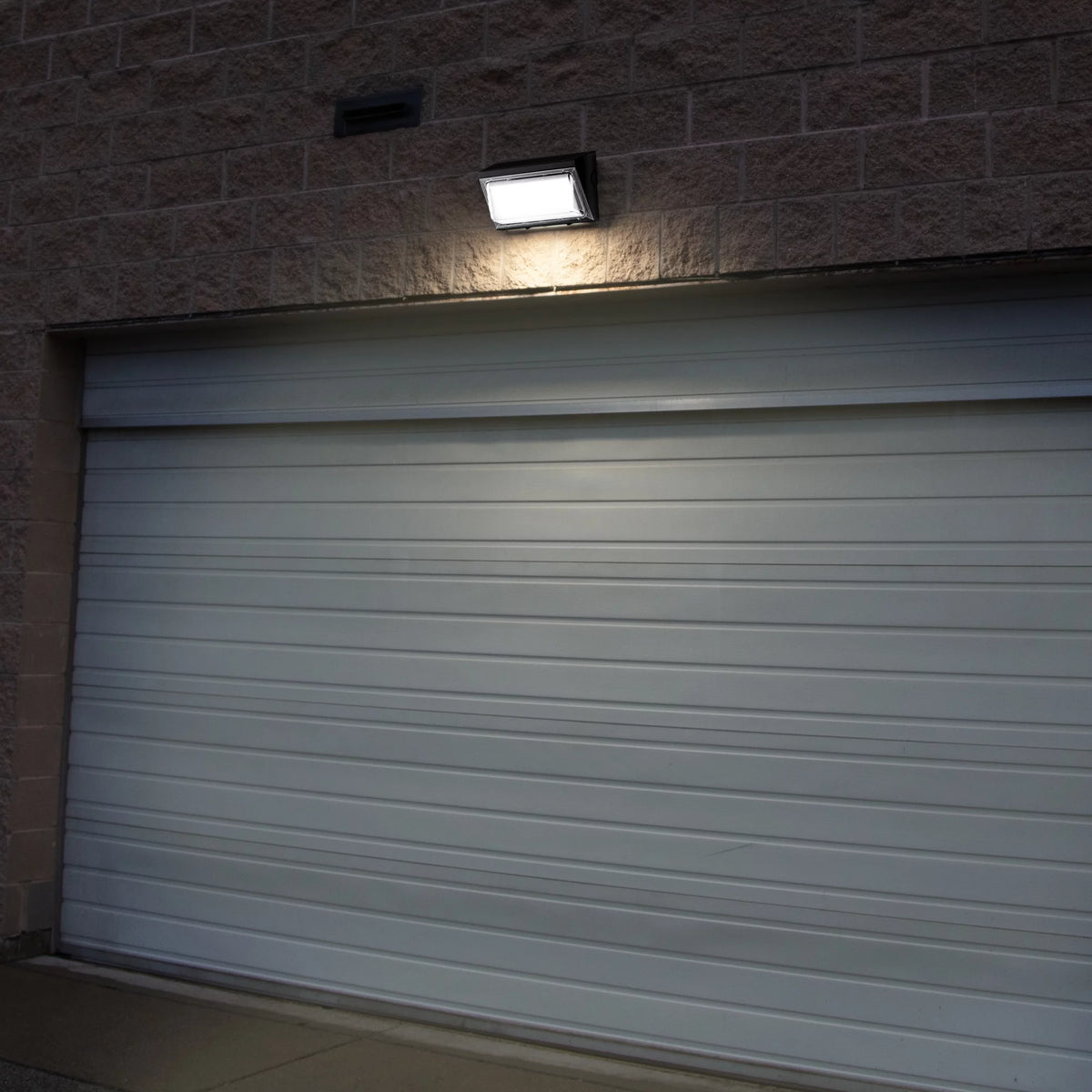 Black 5000 Lumens LED Dusk to Dawn Wall Pack Security Light O119